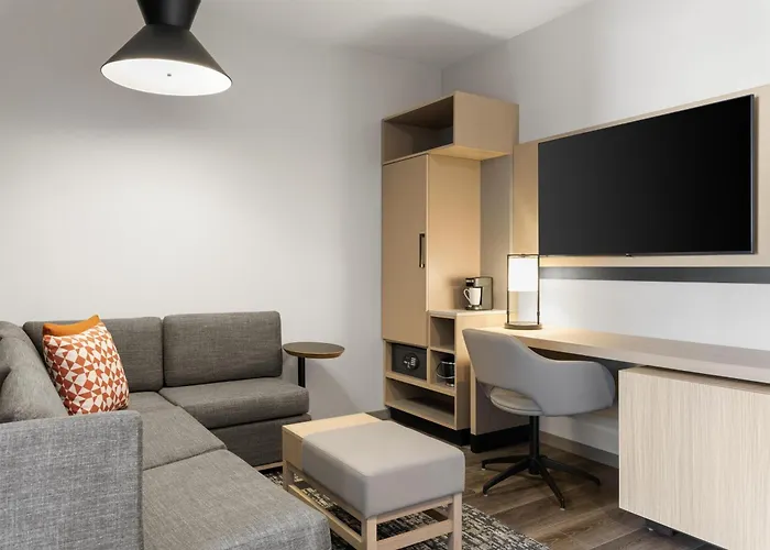 Hyatt Place Hotel 4*
